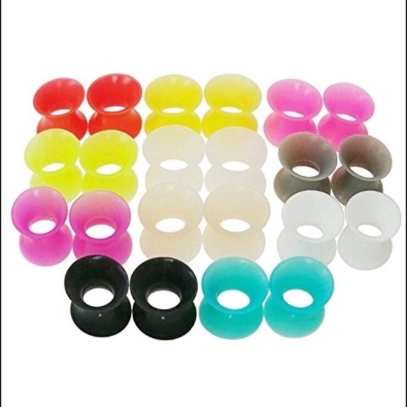 9 pairs of 8mm 0g silicone tunnels - Picture 1 of 1