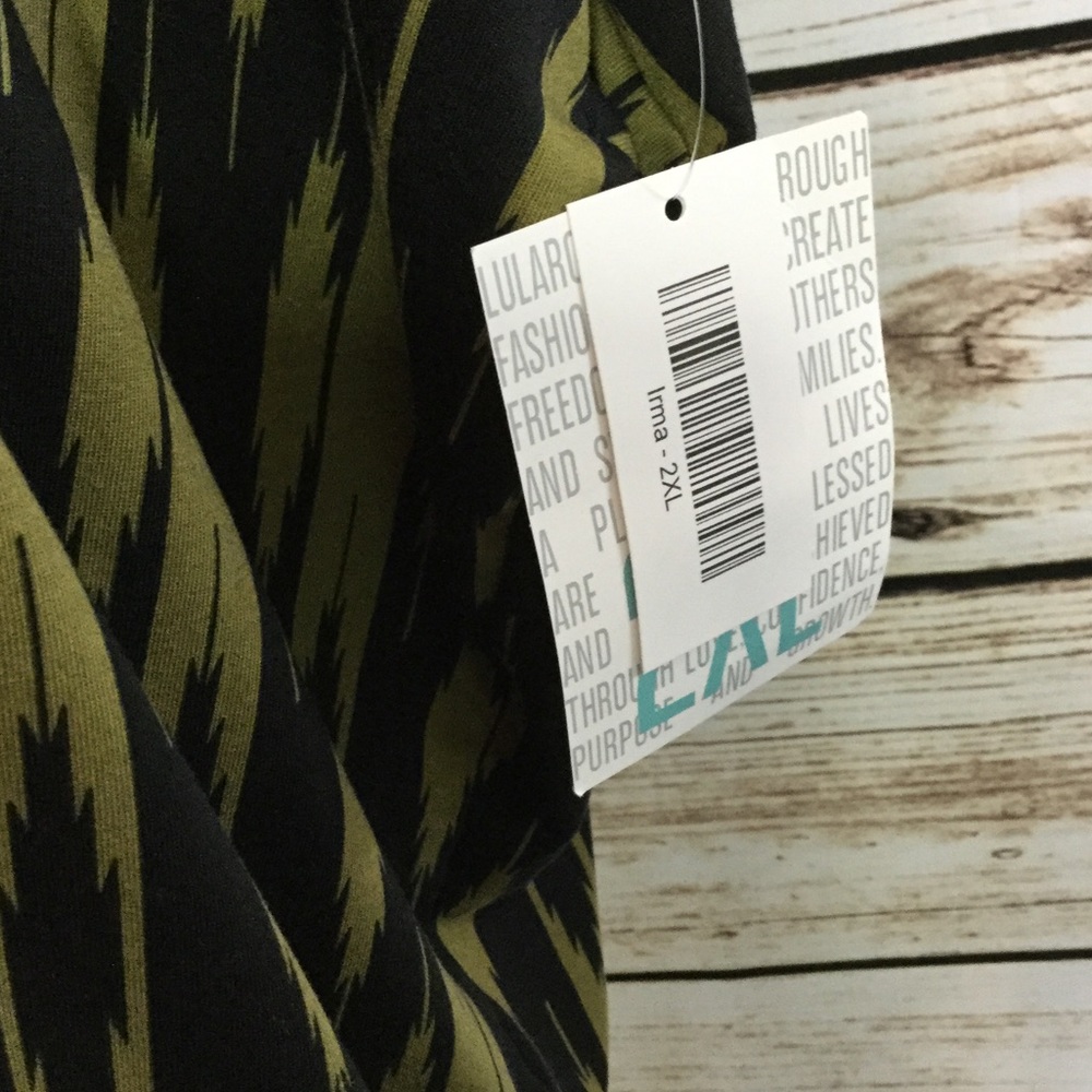2XL Irma with splash of black & green tribal. - Picture 3 of 5