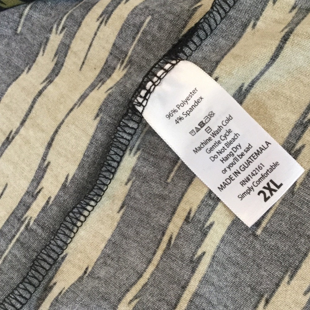 2XL Irma with splash of black & green tribal. - Picture 4 of 5