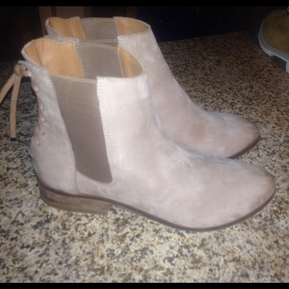 Aldo*** Suede Rustic Ankle Boot - Picture 2 of 3