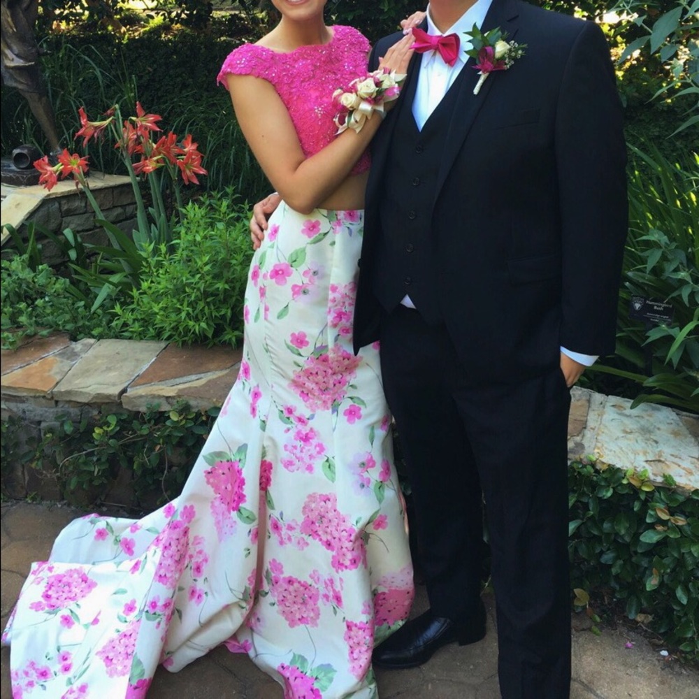 Sherri Hill prom dress