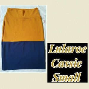 NWT Lularoe Cassie Small-mustard & navy colorblock