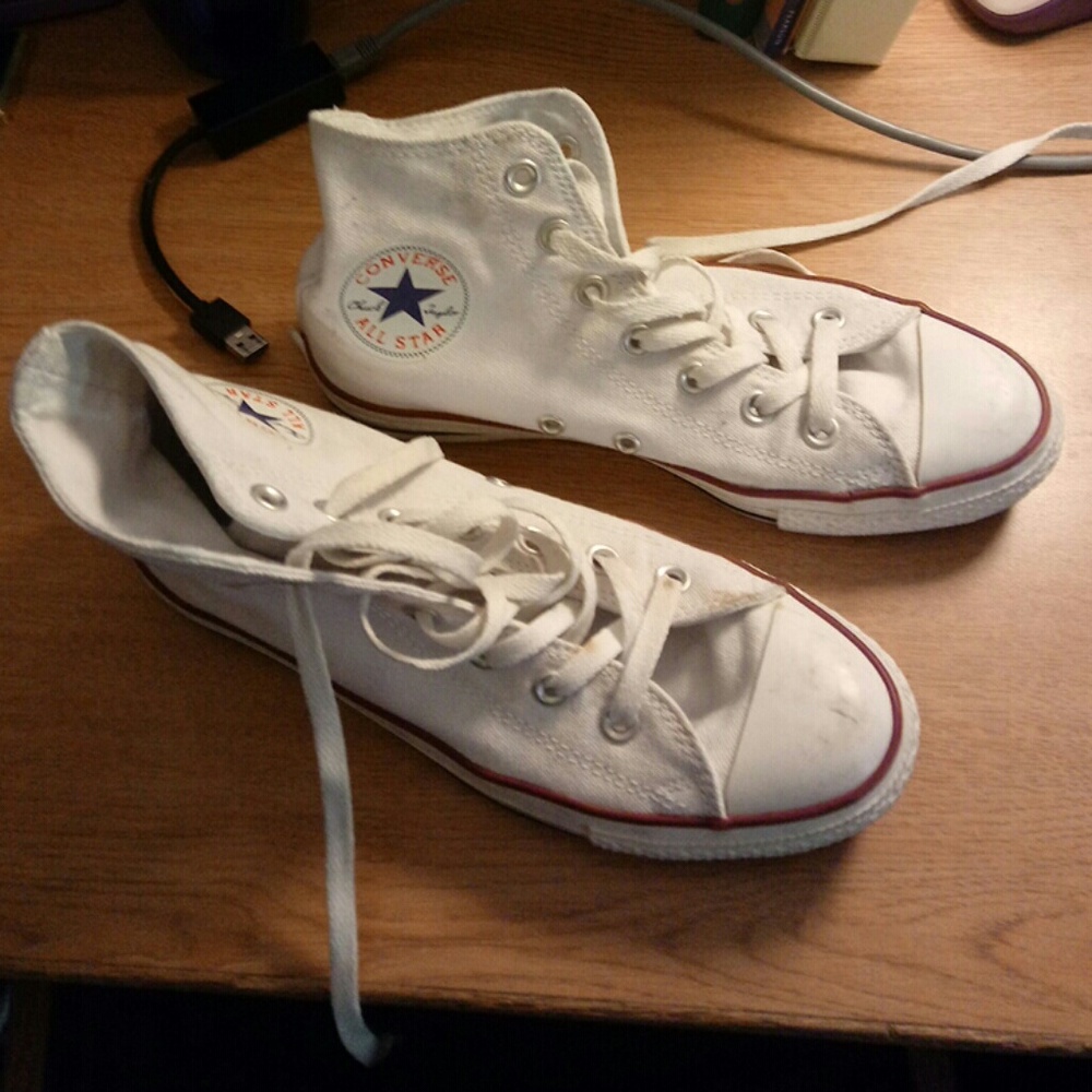 White hightop converse shoes