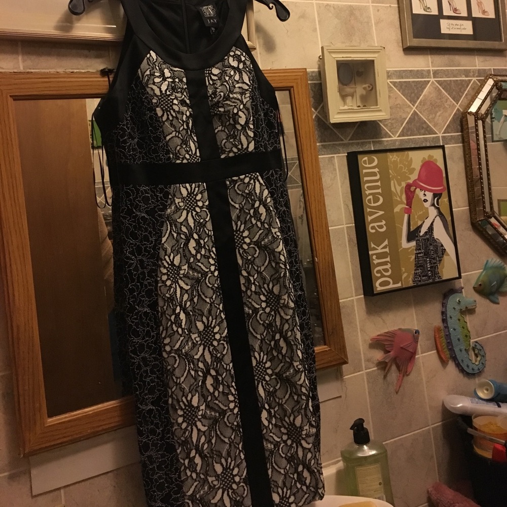 Jax dress - Picture 2 of 4