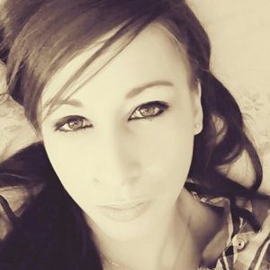 Meet your Posher, Amelia