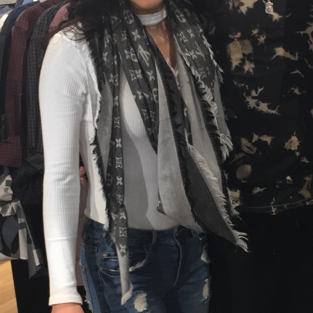 Authentic louis vuitton monogram denim scarf