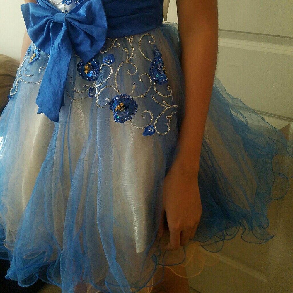 Dress - Picture 2 of 2