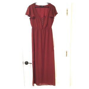 🎾 Forever21 maroon maxi dress