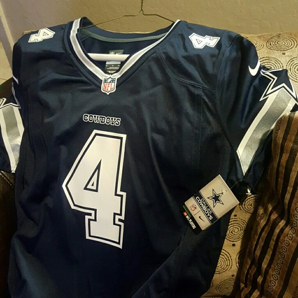 Too small - Picture 3 of 3