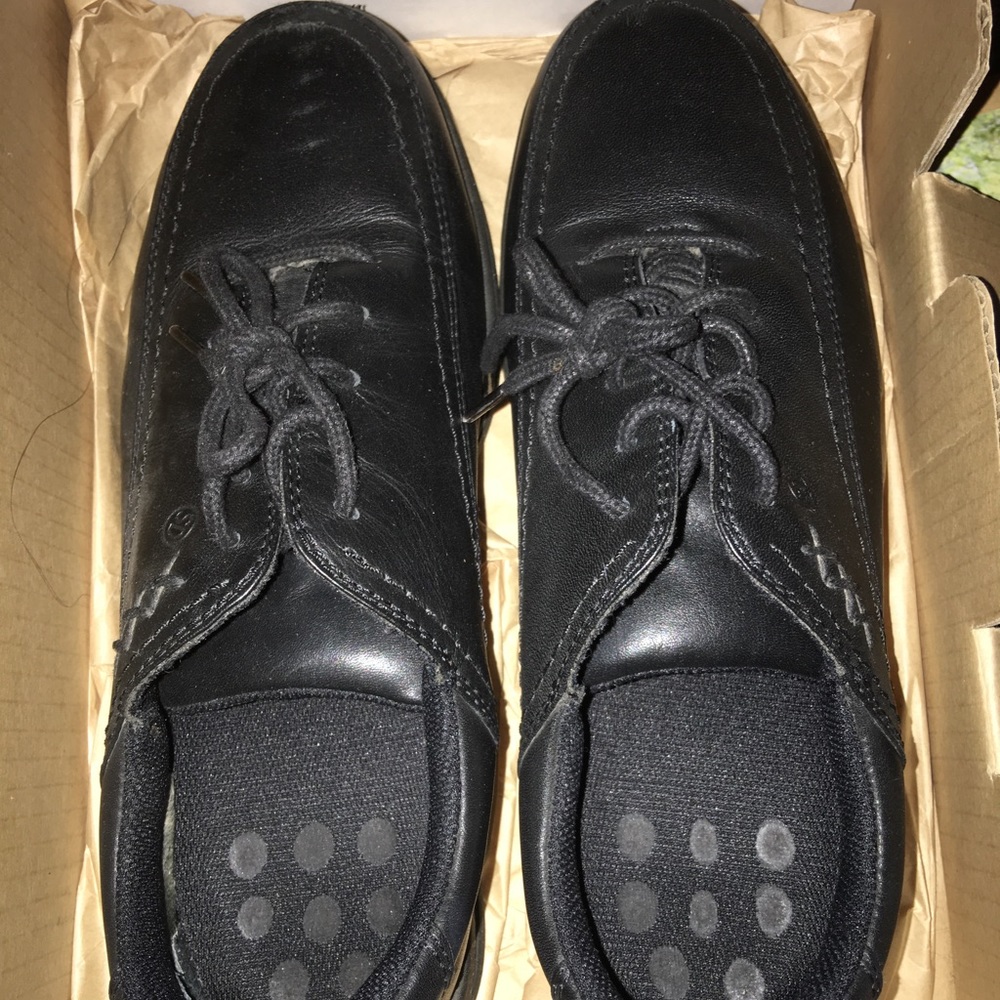 Like new woman steel toe shoes...