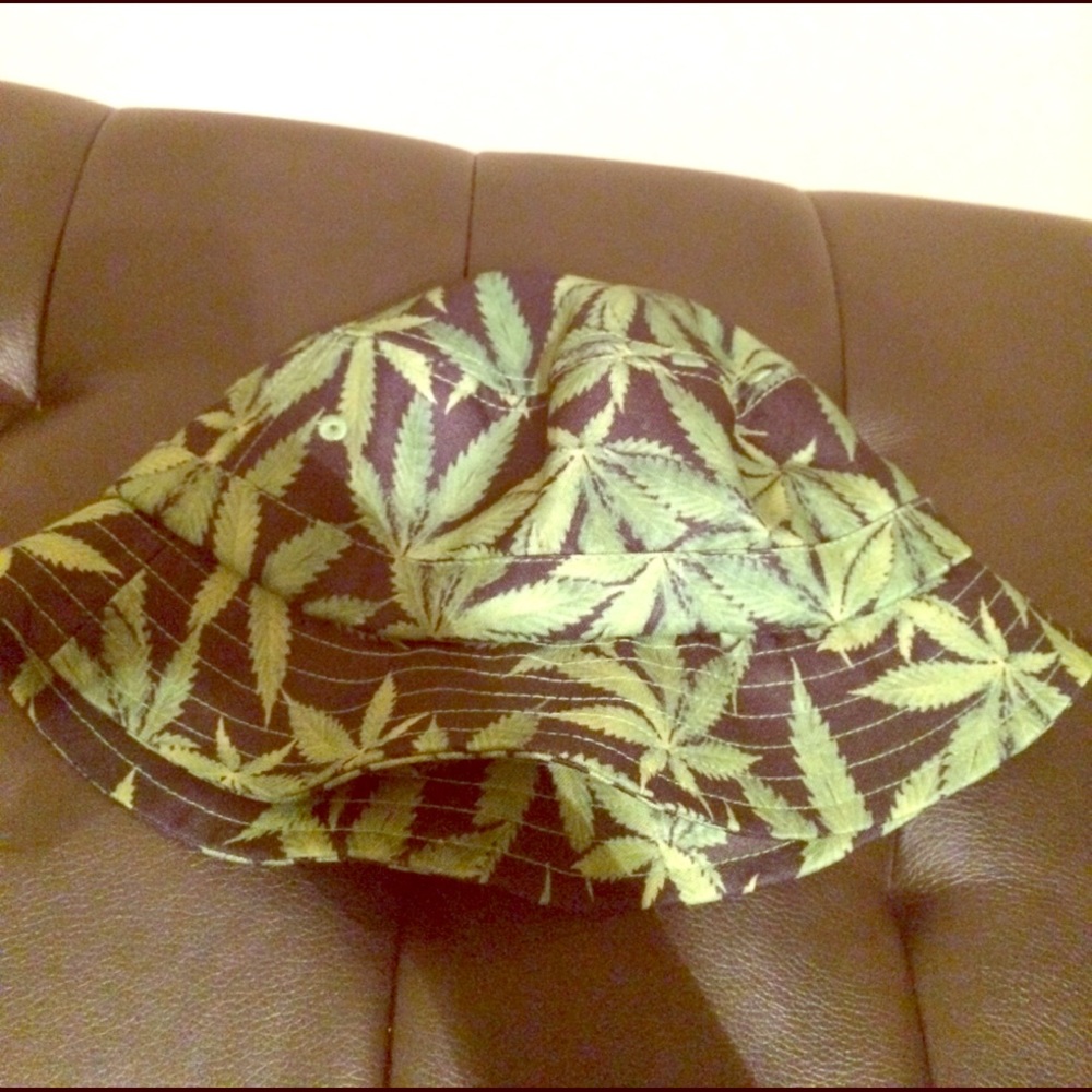 Bucket hat