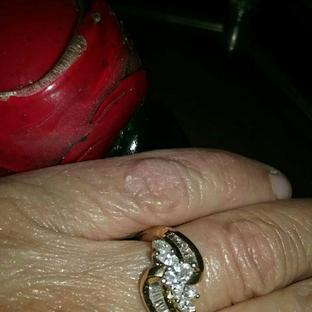 DIAMOND  RING - Picture 4 of 4