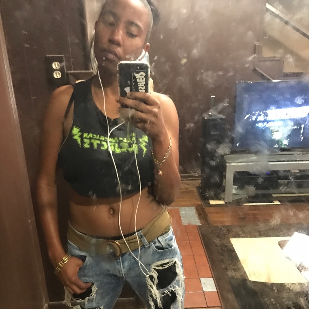 Meet your Posher, Dominique