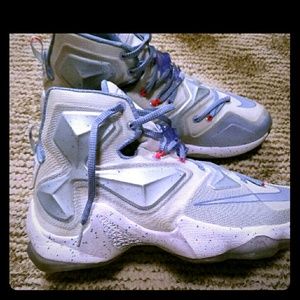 Lebron 13. Christmas Edition.