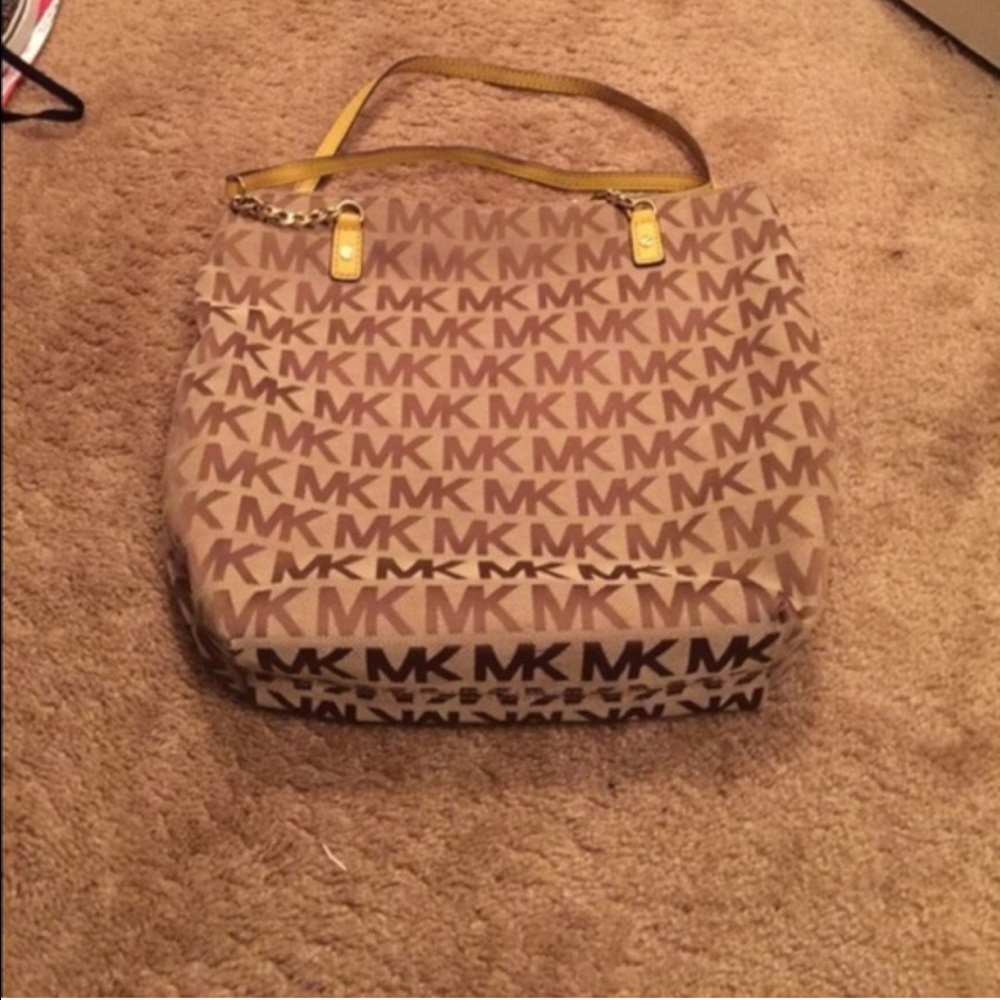 Michael Kors Jet Set Jacquard Tote