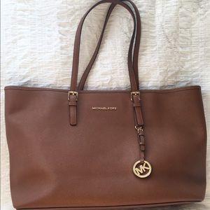 🎗 Authentic Michael Kors Tote🎗