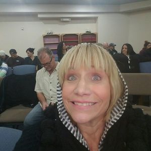 Meet your Posher, Connie