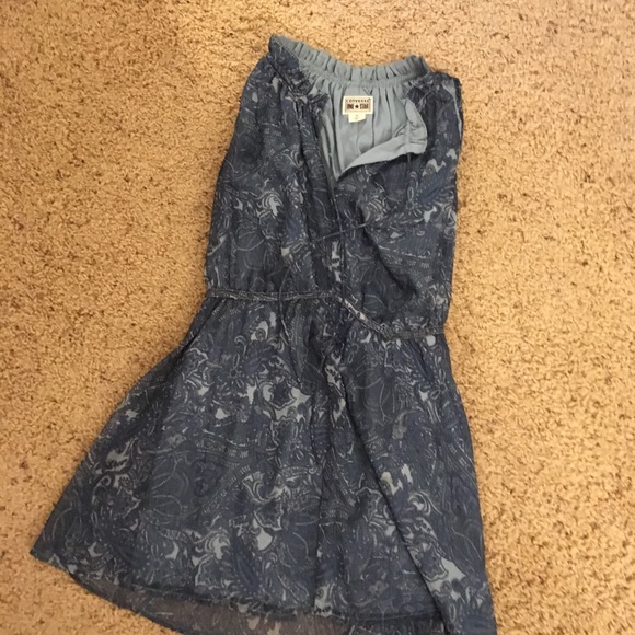 🎉HP🎉 Sleeveless blouse - Picture 2 of 5