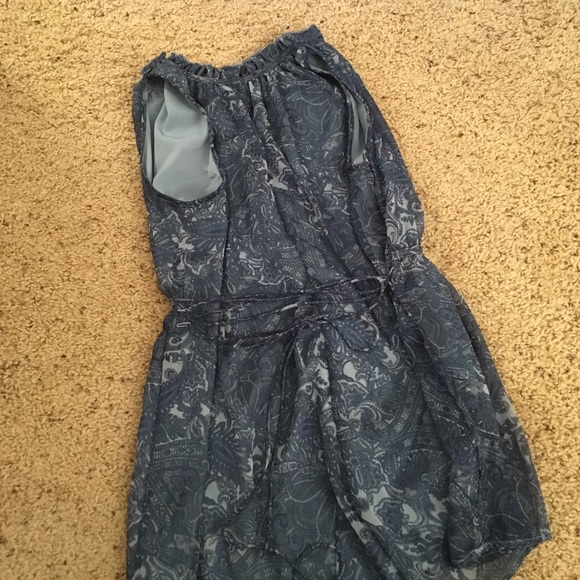 🎉HP🎉 Sleeveless blouse - Picture 3 of 5