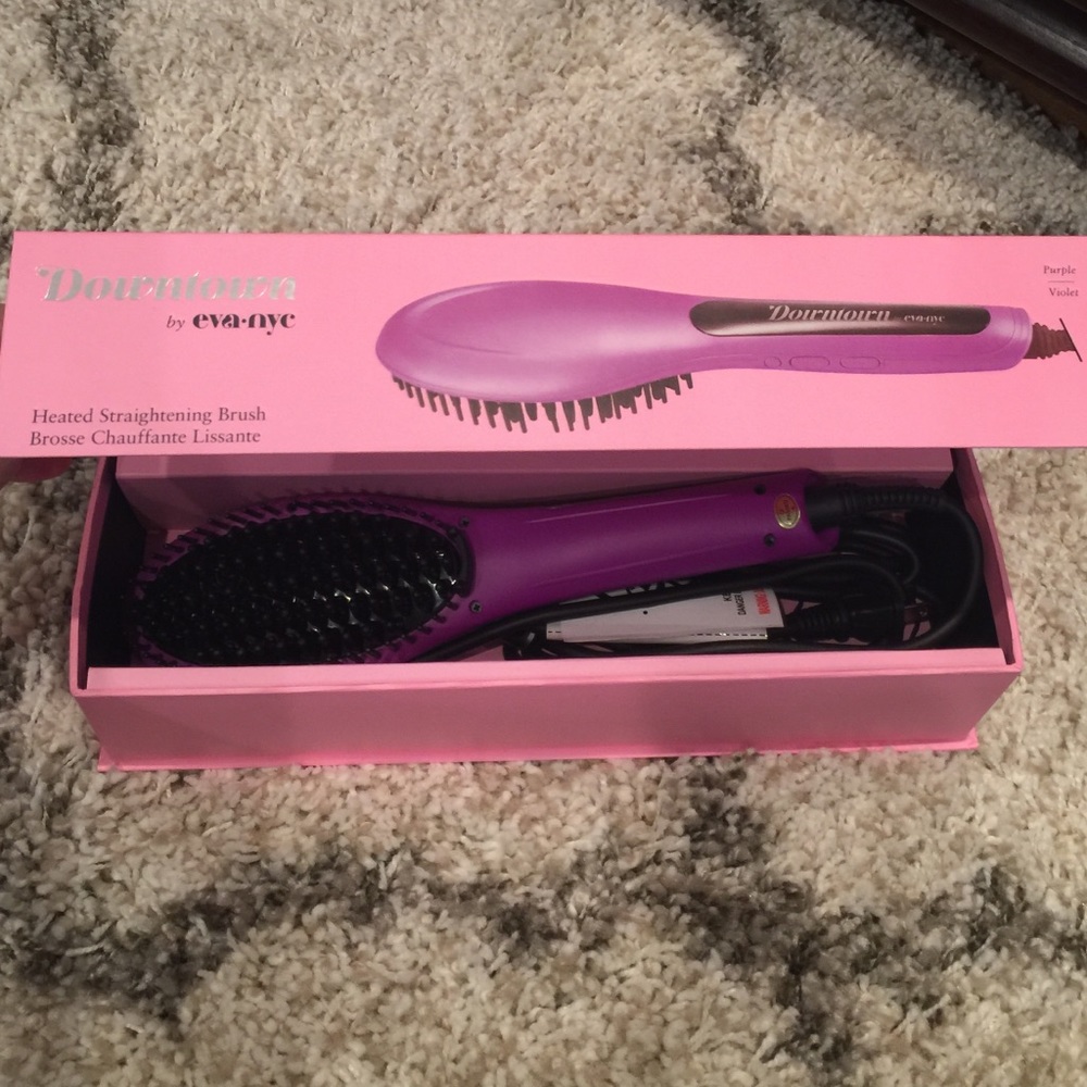 New in Box Straightening Brush