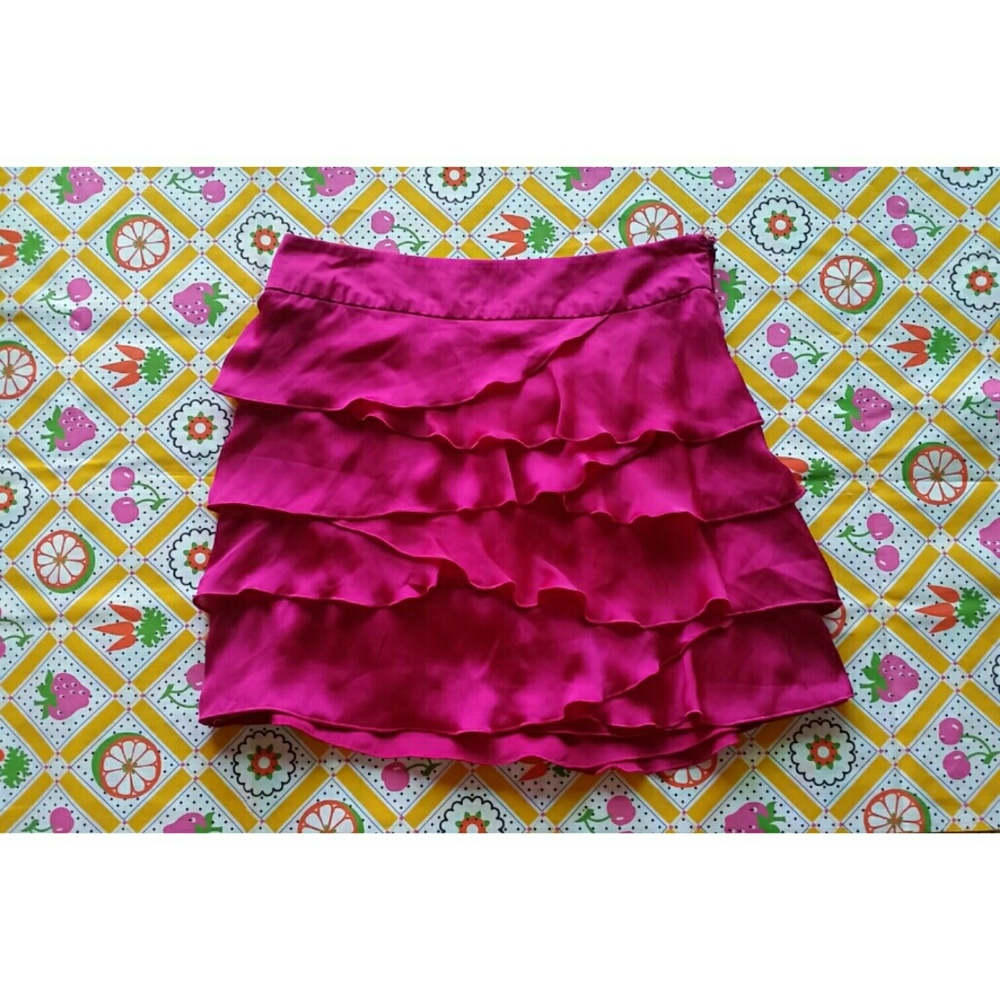 Passionate pink ruffled skirt