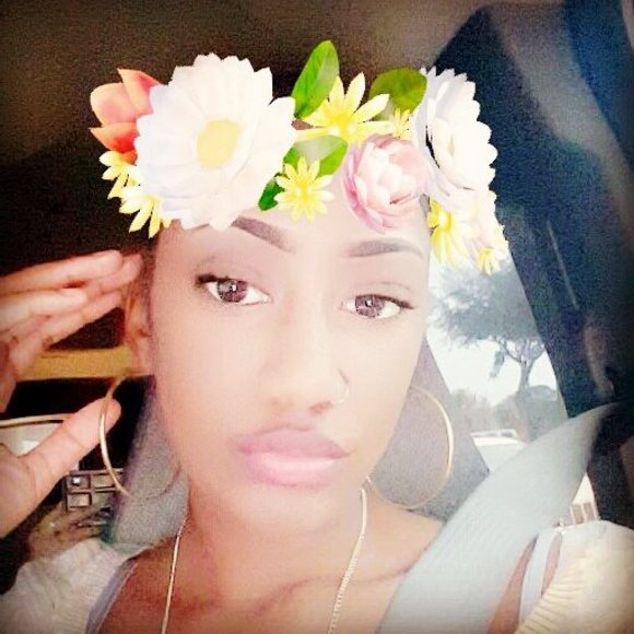 Meet your Posher, Tay - Picture 1 of 1