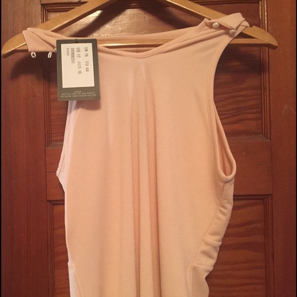 Pink dress - Picture 3 of 4