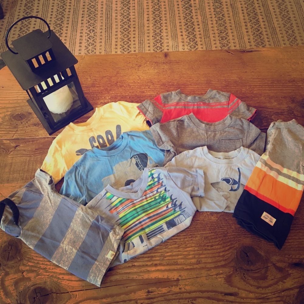 Gap t-shirt lot, 12-18m. (8 shirts total)
