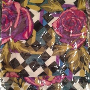 Lularoe Roses- MAJOR UNICORN- OS