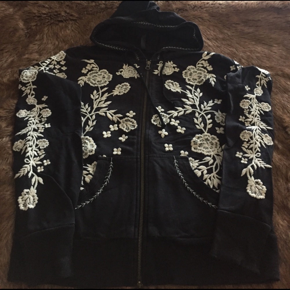 Free people large sweatshirt. Excellent condition.