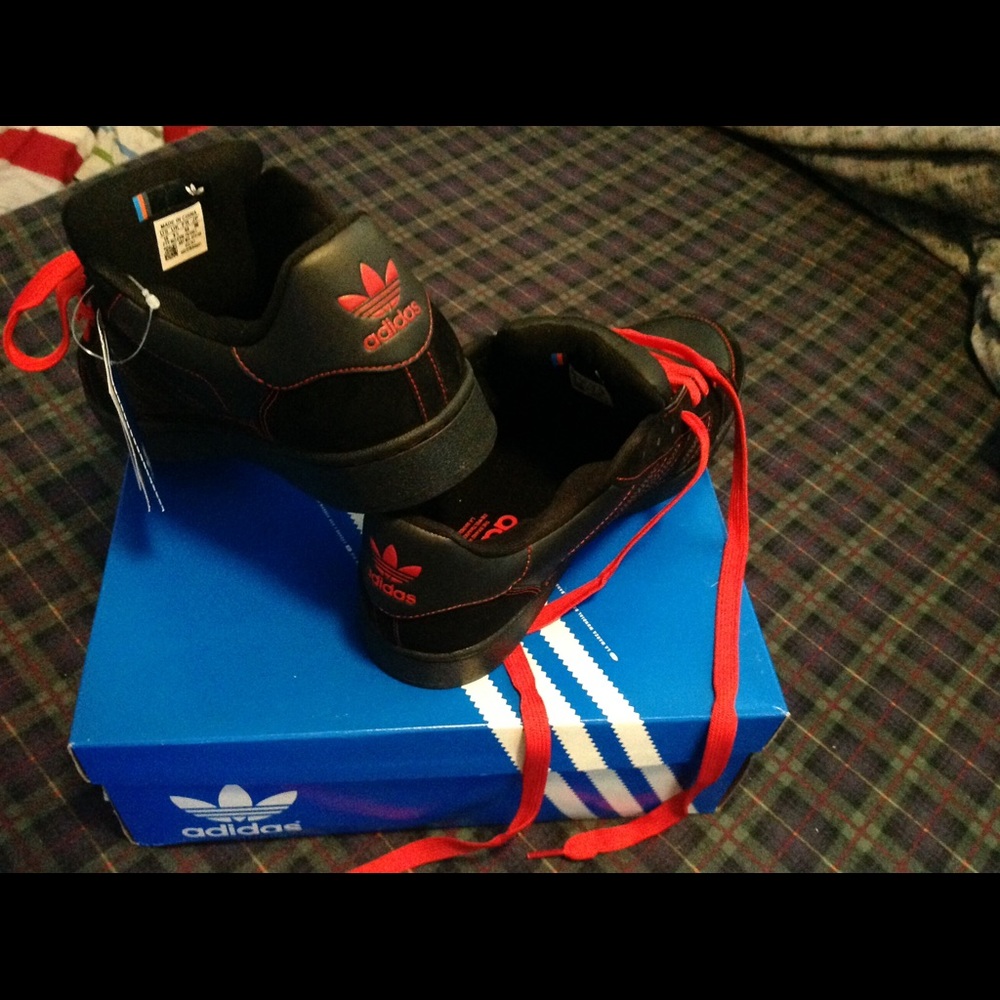 Brand hew mens sneakers size 10
