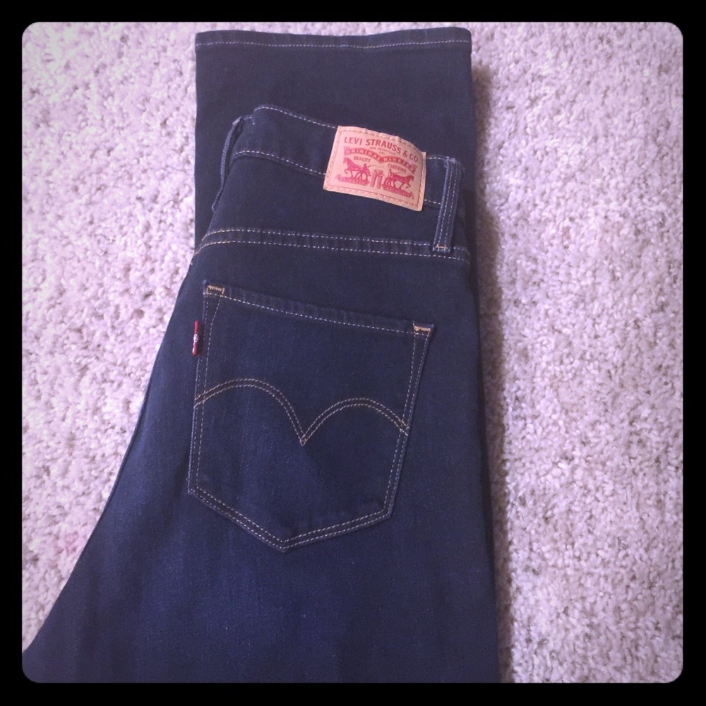 Levi 315 shaping bootcut size 28, length 32