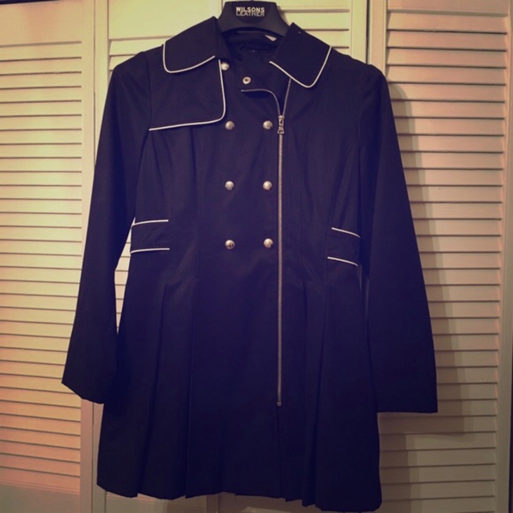 NWOT Guess Women's Black Jacket - Size Medium