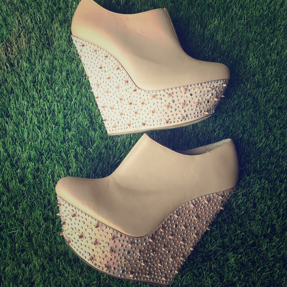 Rose gold wedges