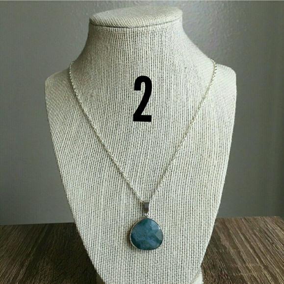 LAST 1 🌸 Simply Elegant Silver Necklace - Picture 1 of 2