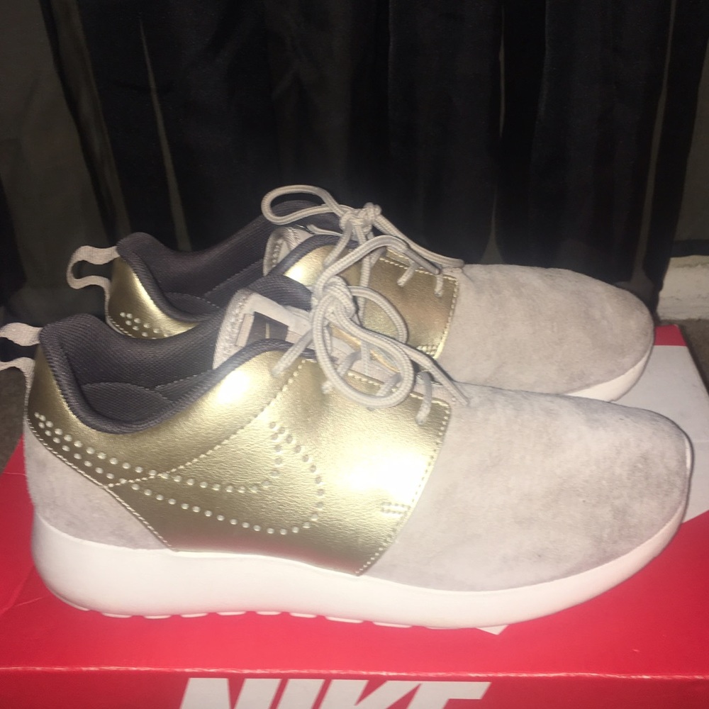 Nike Roshe Run Premium