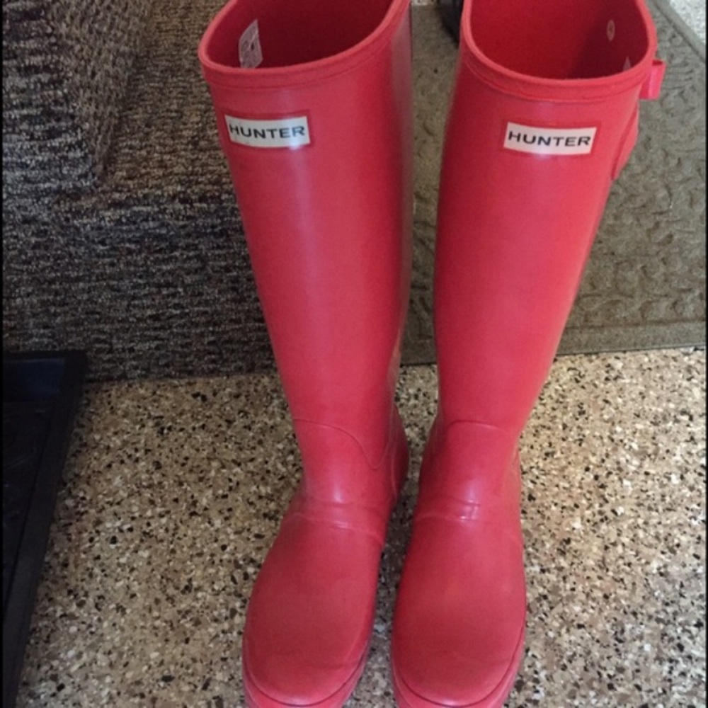 Pink hunter rain boots
