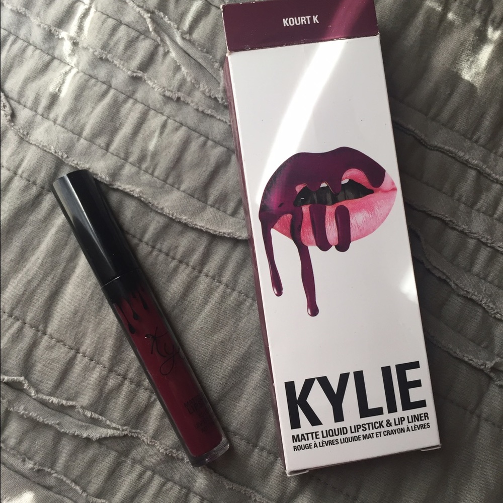 Kylie matte liquid lipstick KOURT K