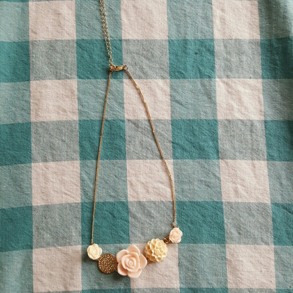 Lauren Conrad necklace