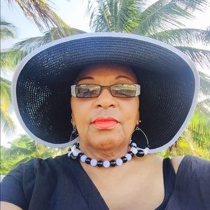 Meet your Posher, Linda