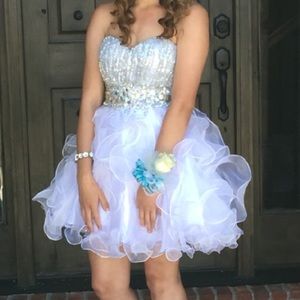 White prom dress in perfect condition
