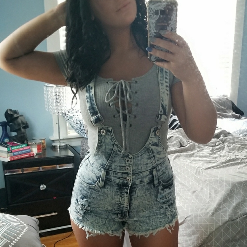 GYPSY Mineral Wash Denim Short Overalls - Picture 4 of 6