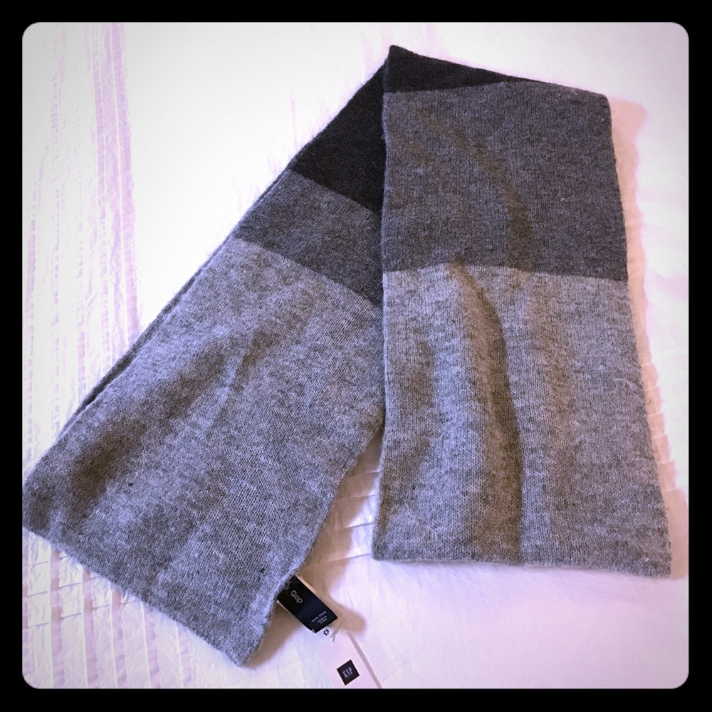 NWT GAP scarf