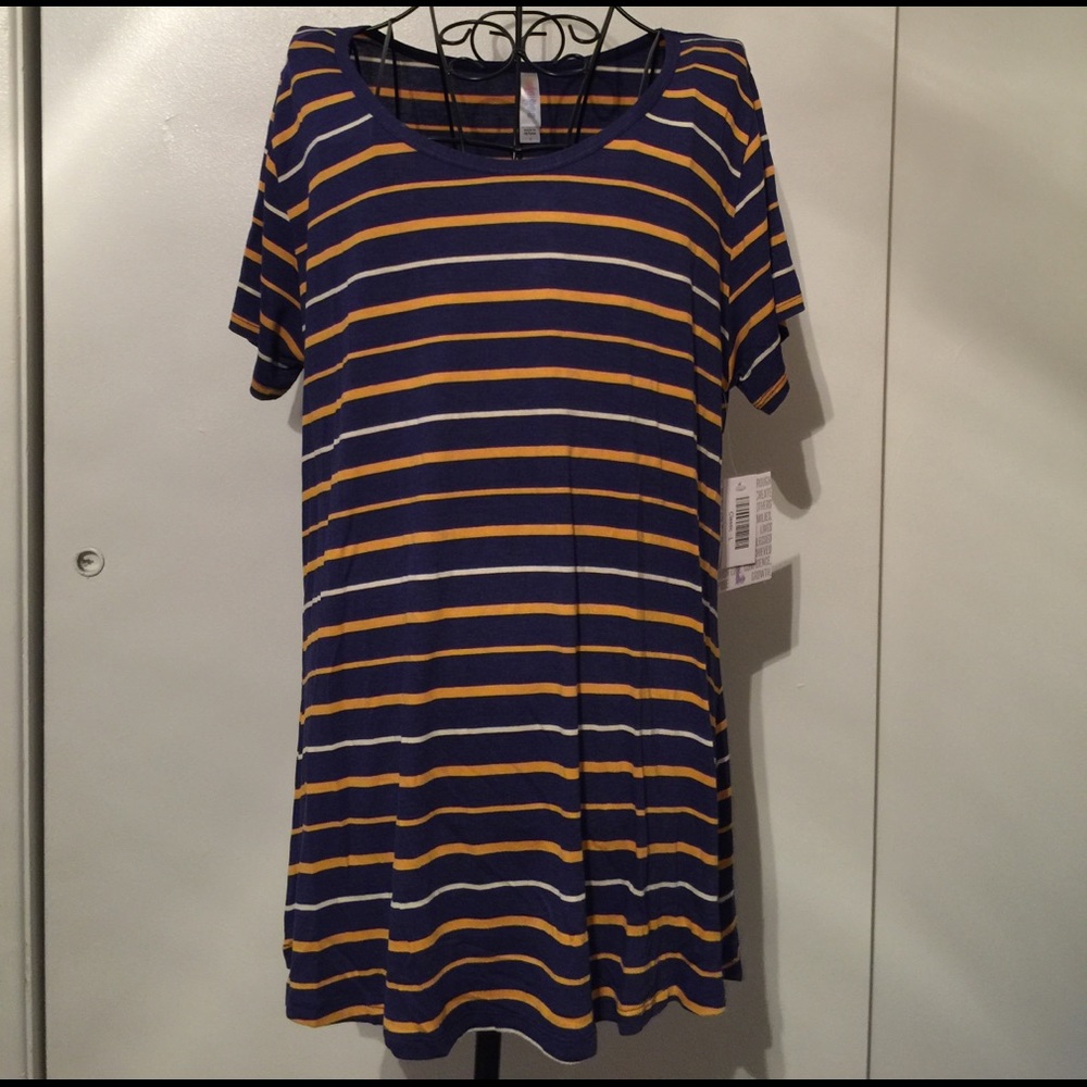 LuLaRoe large striped Classic tee