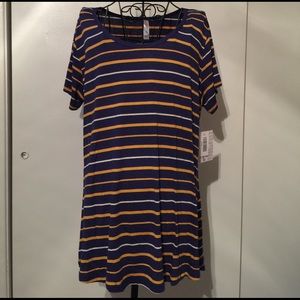 LuLaRoe large striped Classic tee
