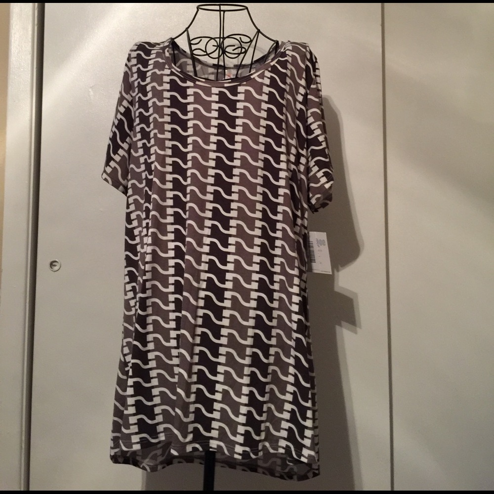 Nwt LuLaRoe 2XL classic tee
