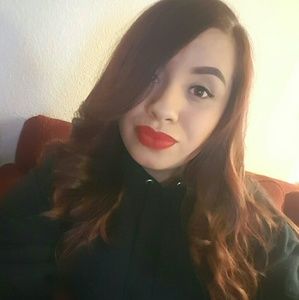 Meet your Posher, Connie