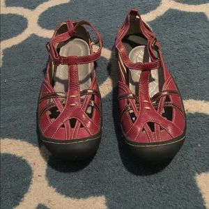 Red Jambu hiking/active sandals