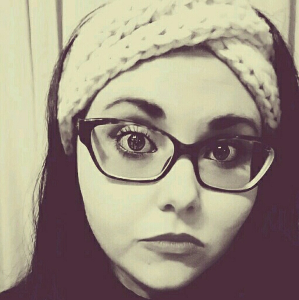 Meet your Posher, Holly