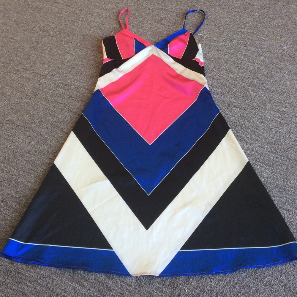 gorgeous cocktail dress ..sad to see it go